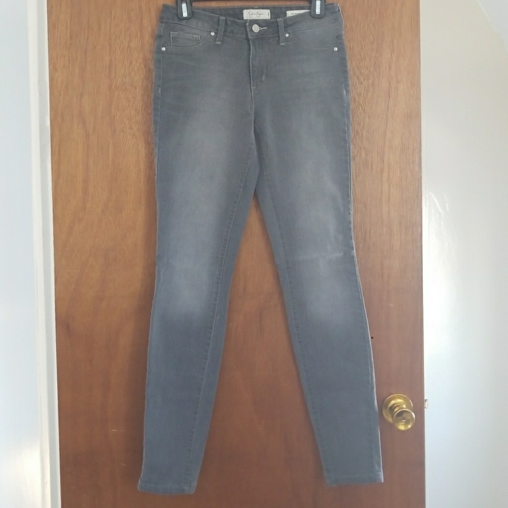Gray skinnies